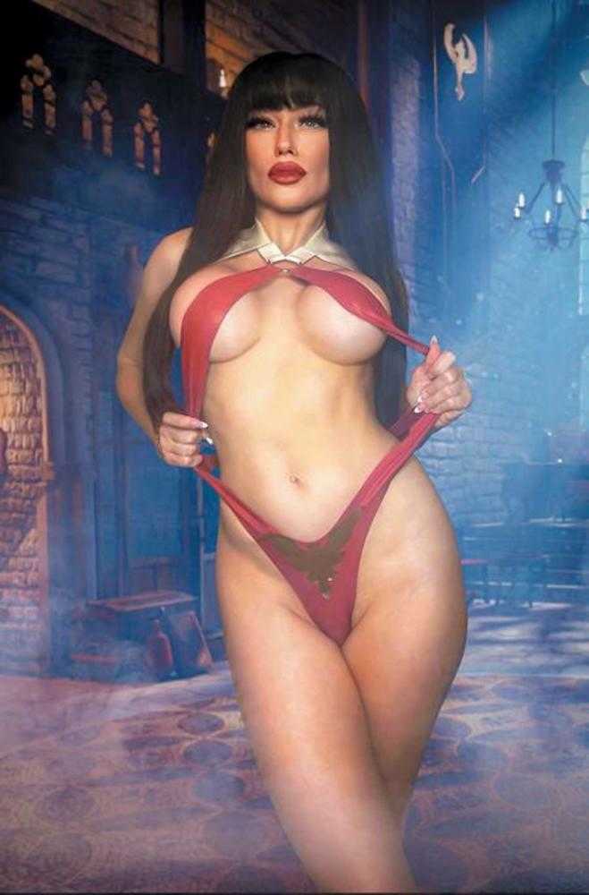 Vampirella (2025) #5 Cover I 1:10 Cosplay Full Art Variant