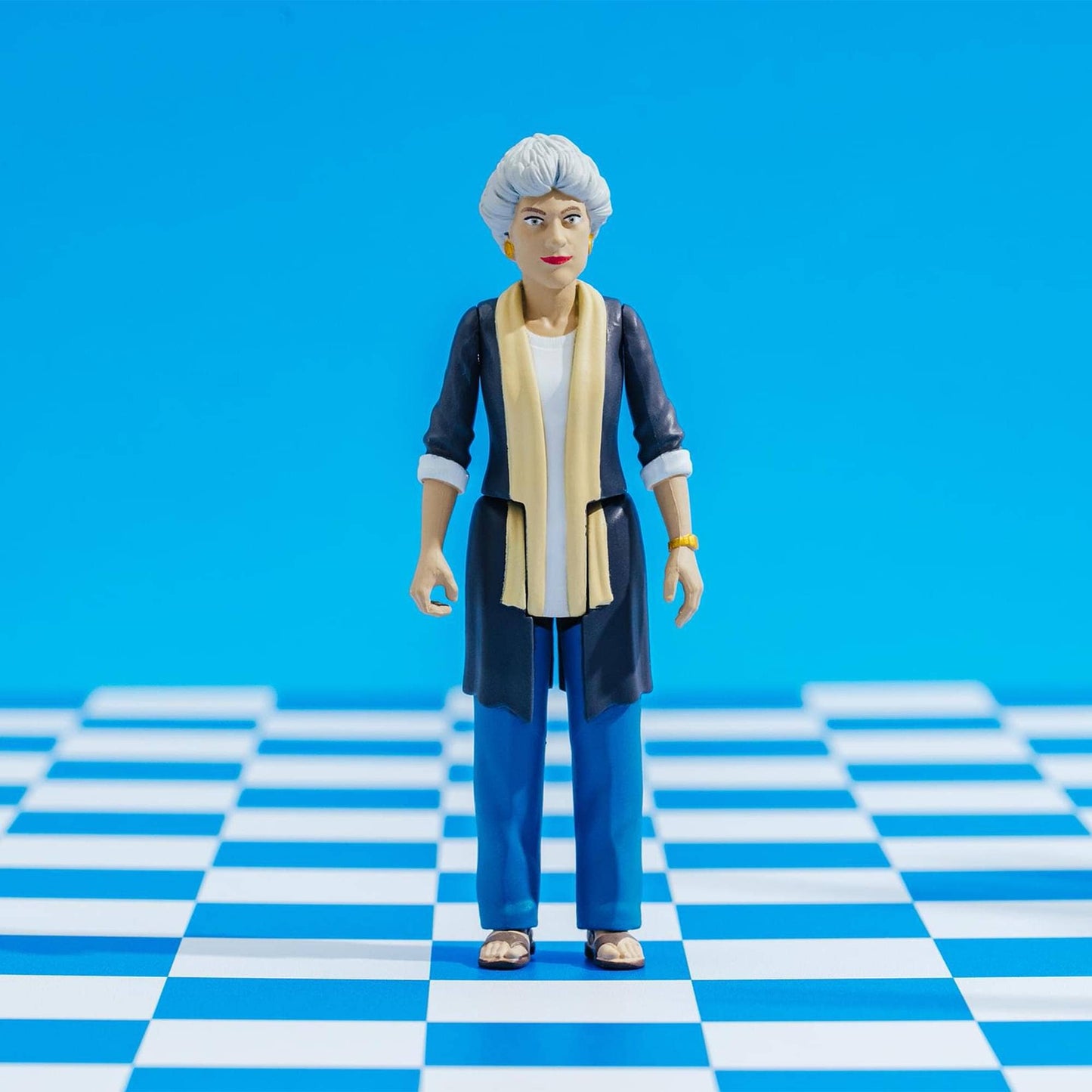 Golden Girls 3.75-Inch Retro Action Figure Dorothy Zbornak