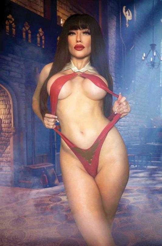 Vampirella (2026) #5 Cover H Cosplay Rachel Hollon 1:10 Virgin Variant