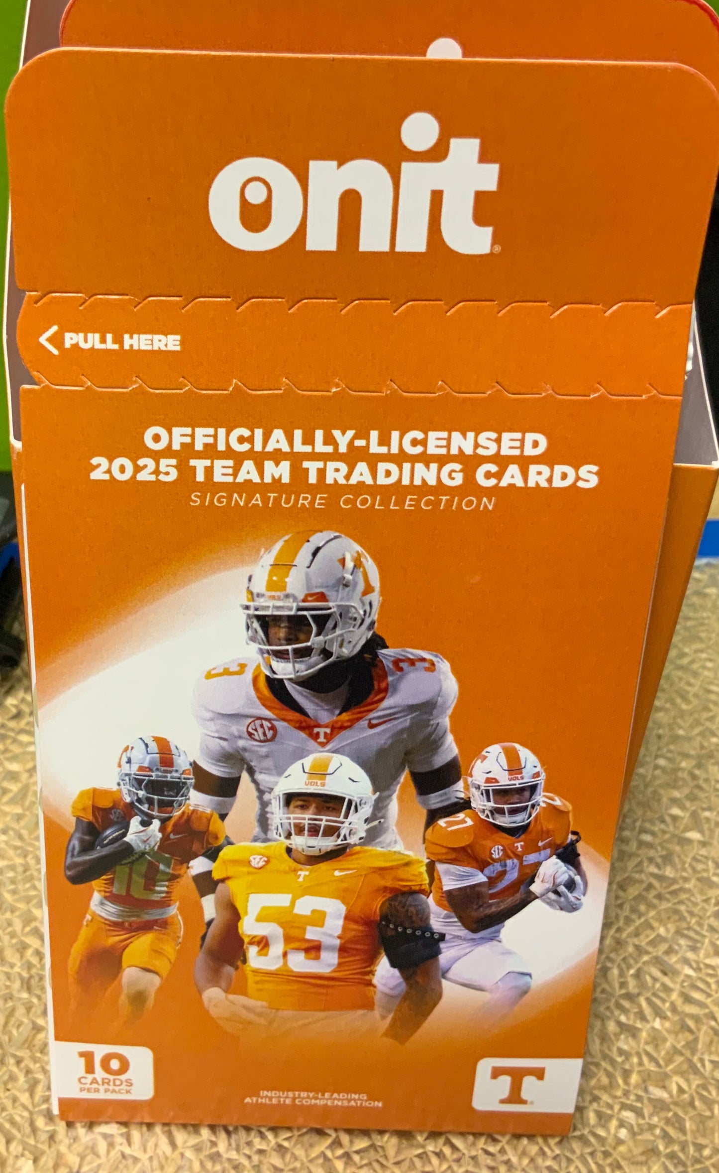 University of Tennessee Football 2025 Trading Cards - Single Pack